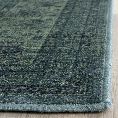 Safavieh Vintage 4'-0" x 5'-7" Rug in Blue / Multi