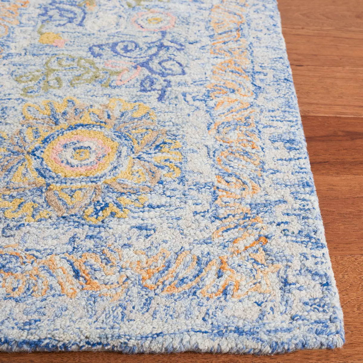 Safavieh Micro-Loop 5'-0" x 8'-0" Rug in Blue / Green