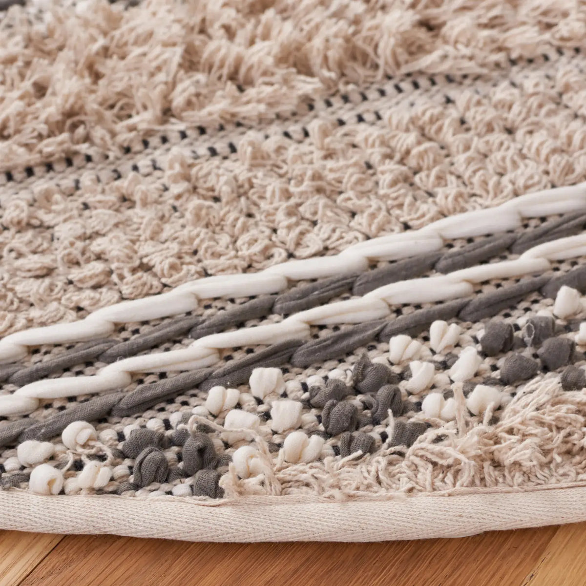 Safavieh Natura 6'-0" x 6'-0" Rug in Beige / Grey