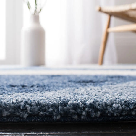 Safavieh Florida Shag 5'-3" x 7'-6" Rug in Dark Blue / Ivory