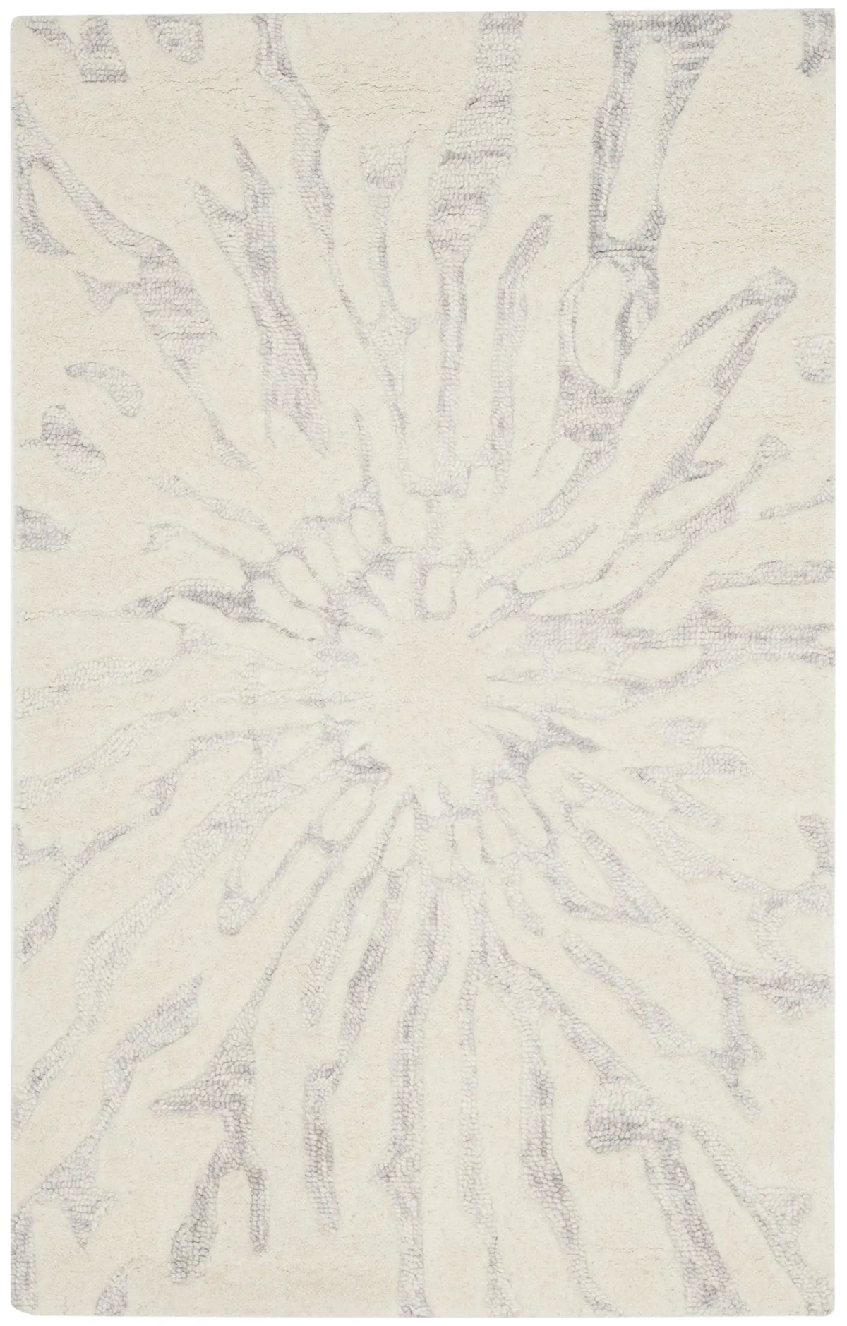 Safavieh Bella 2'-6" x 4'-0" Rug in Silver / Ivory