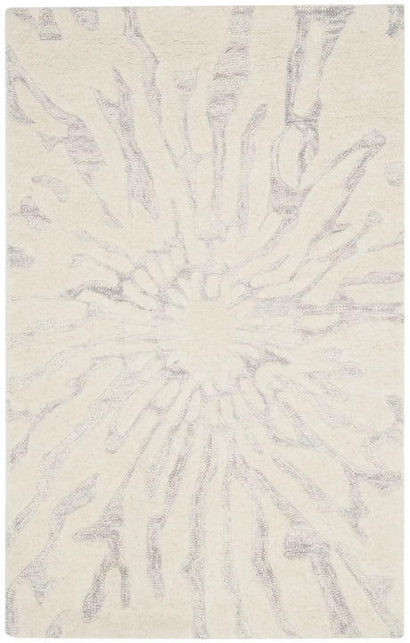 Safavieh Bella 2'-6" x 4'-0" Rug in Silver / Ivory
