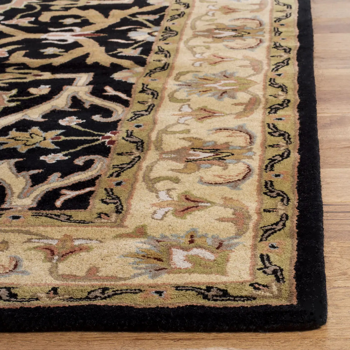 Safavieh Heritage 4'-0" x 6'-0" Rug in Charcoal / Beige