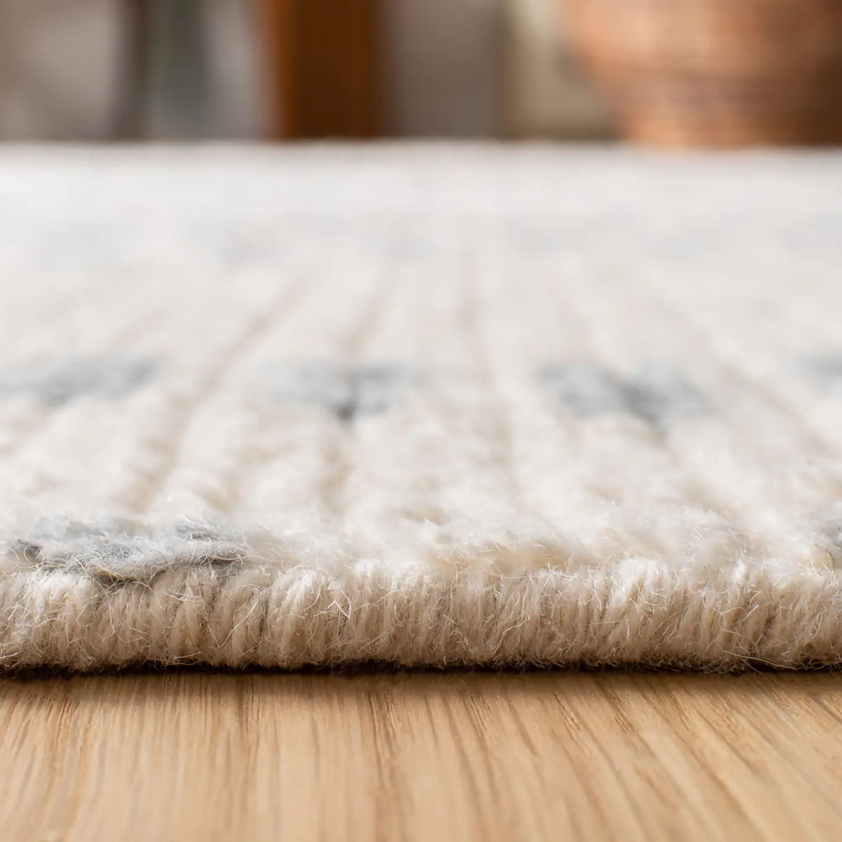 Safavieh Casablanca 5'-0" x 8'-0" Rug in Grey / Ivory