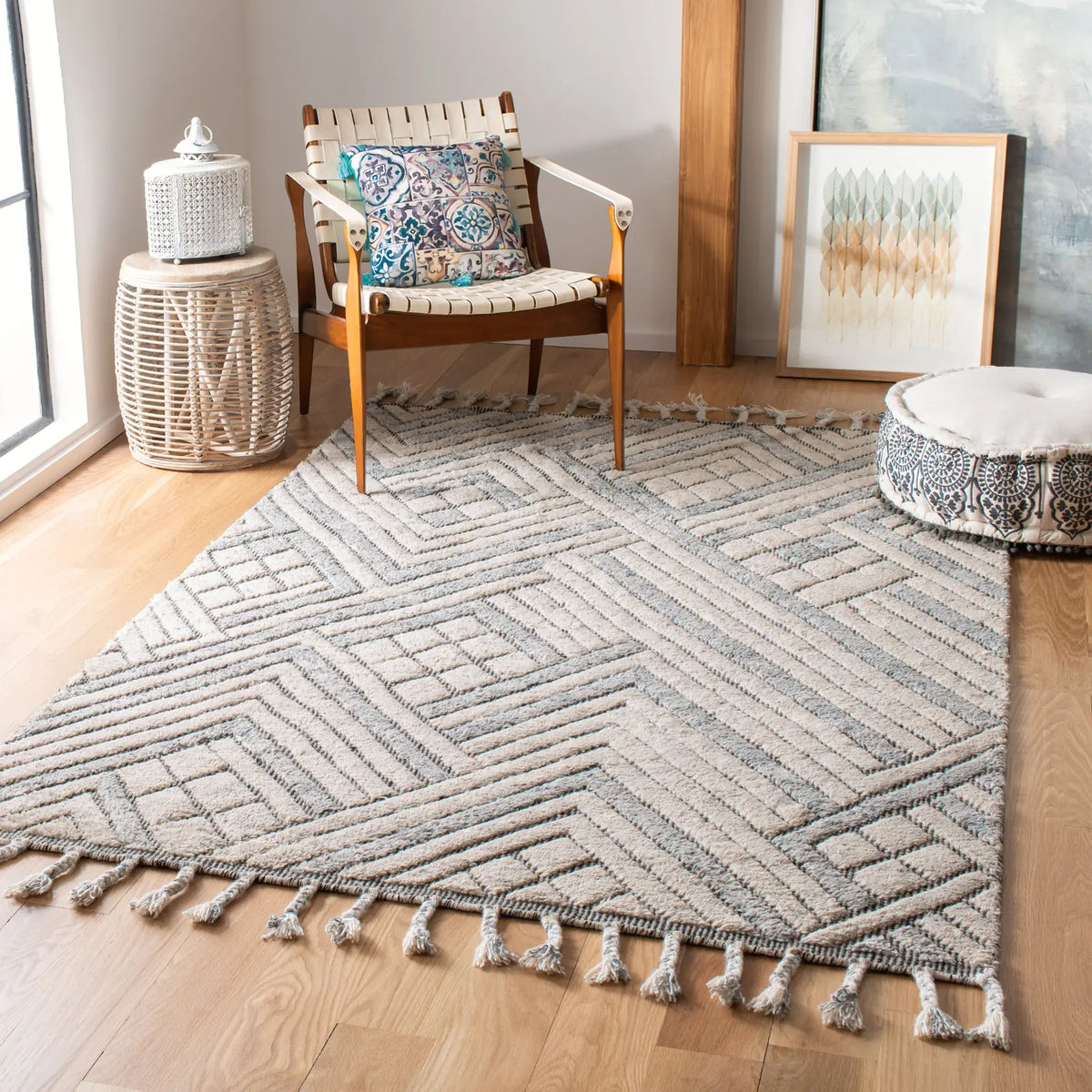 Safavieh Casablanca 5'-0" x 8'-0" Rug in Grey / Ivory