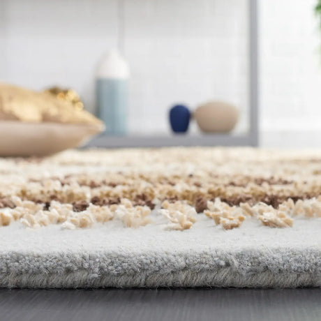 Safavieh Soho 5'-0" x 8'-0" Rug in Light Blue / Multi