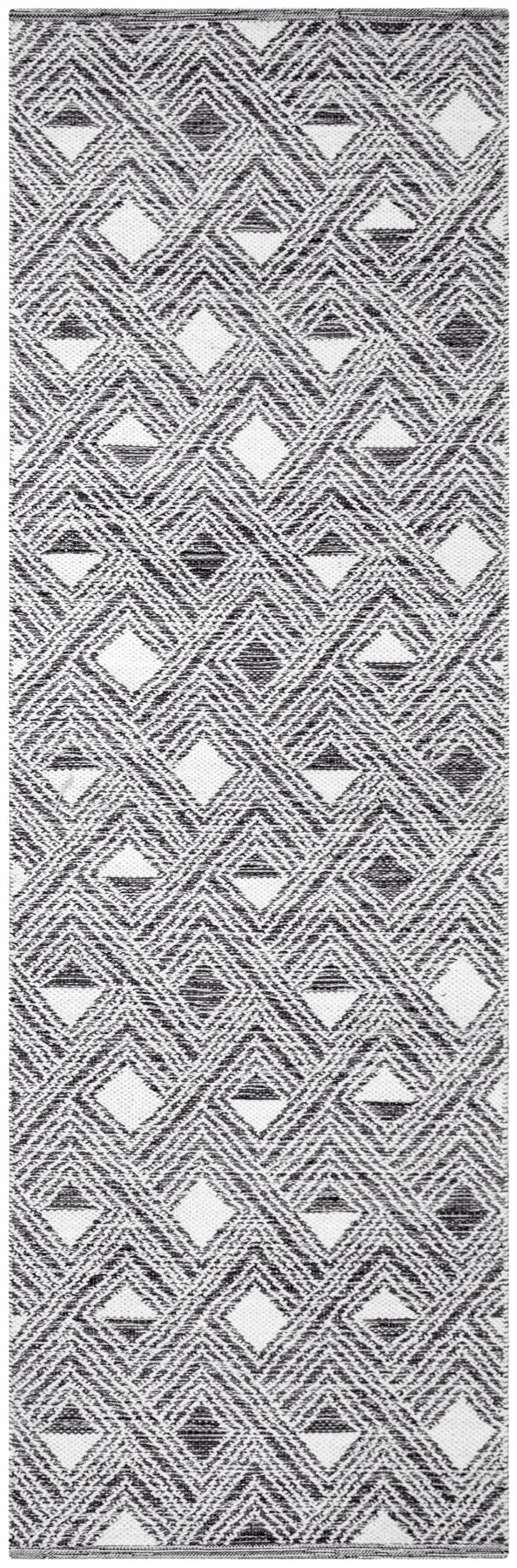 Safavieh Montauk 2'-3" x 7'-0" Rug in Black / Ivory