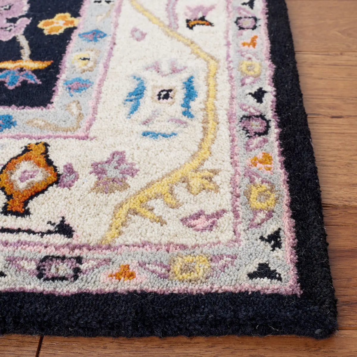 Safavieh Anatolia 4'-0" x 6'-0" Rug in Black / Ivory