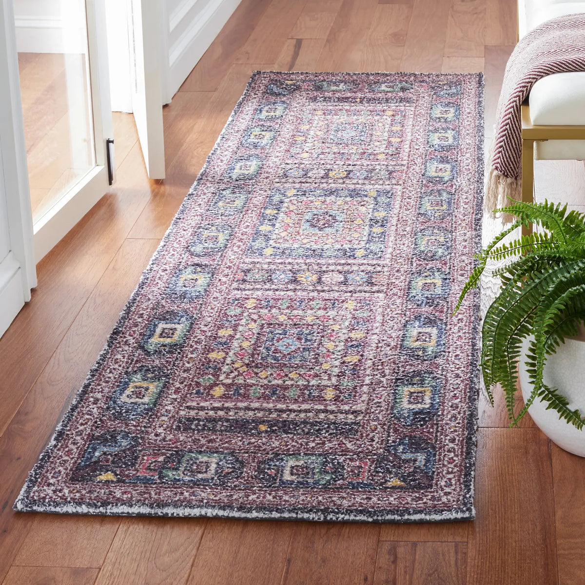 Safavieh Classic Vintage 2'-3" x 8'-0" Rug in Rust / Green