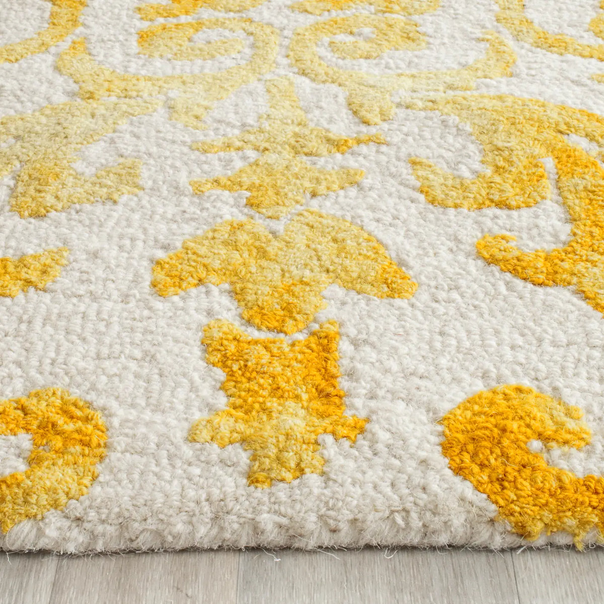 Safavieh Dip Dye 2'-3" x 8'-0" Rug in Ivory / Gold