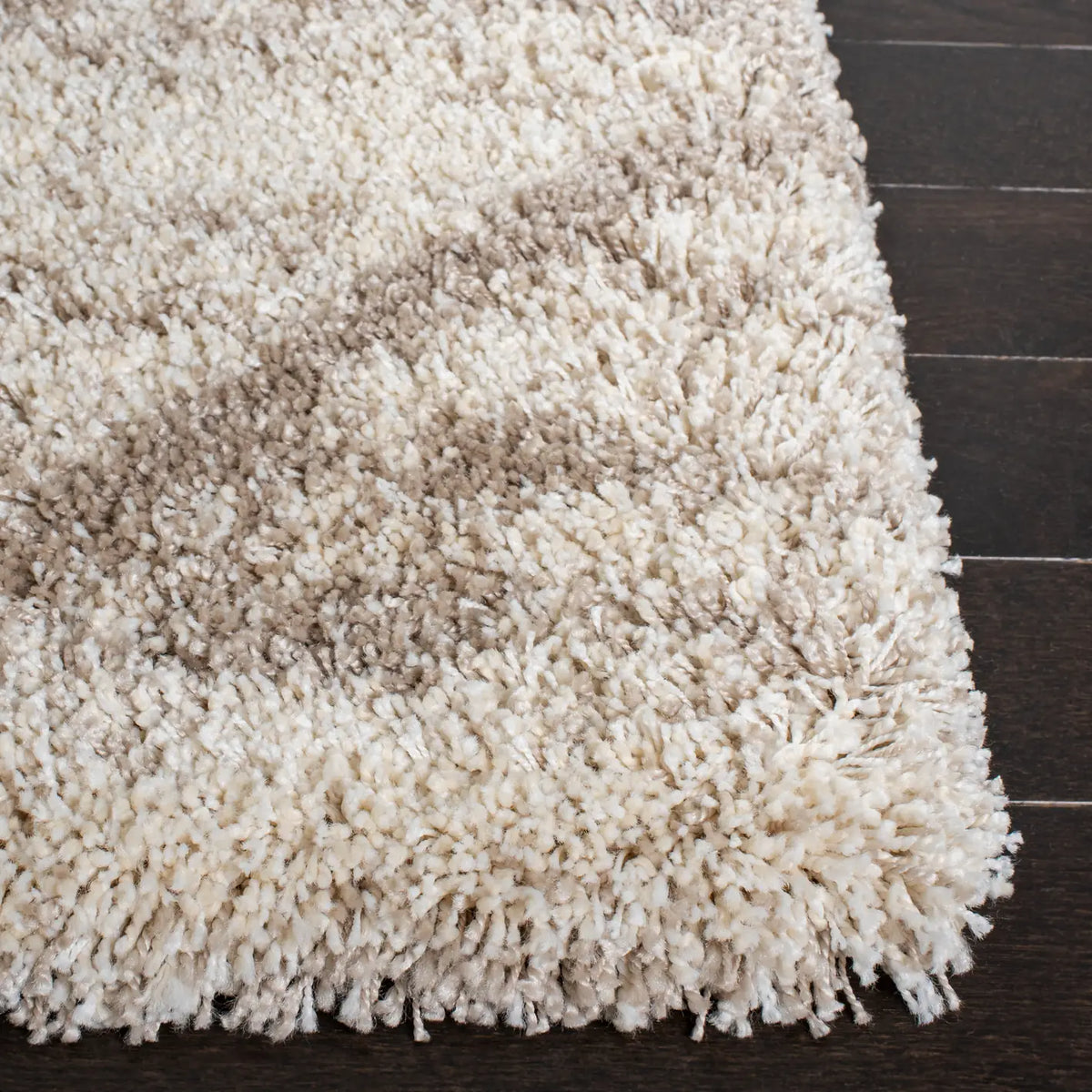 Safavieh Hudson Shag 4'-0" x 6'-0" Rug in Multi Ivory / Beige