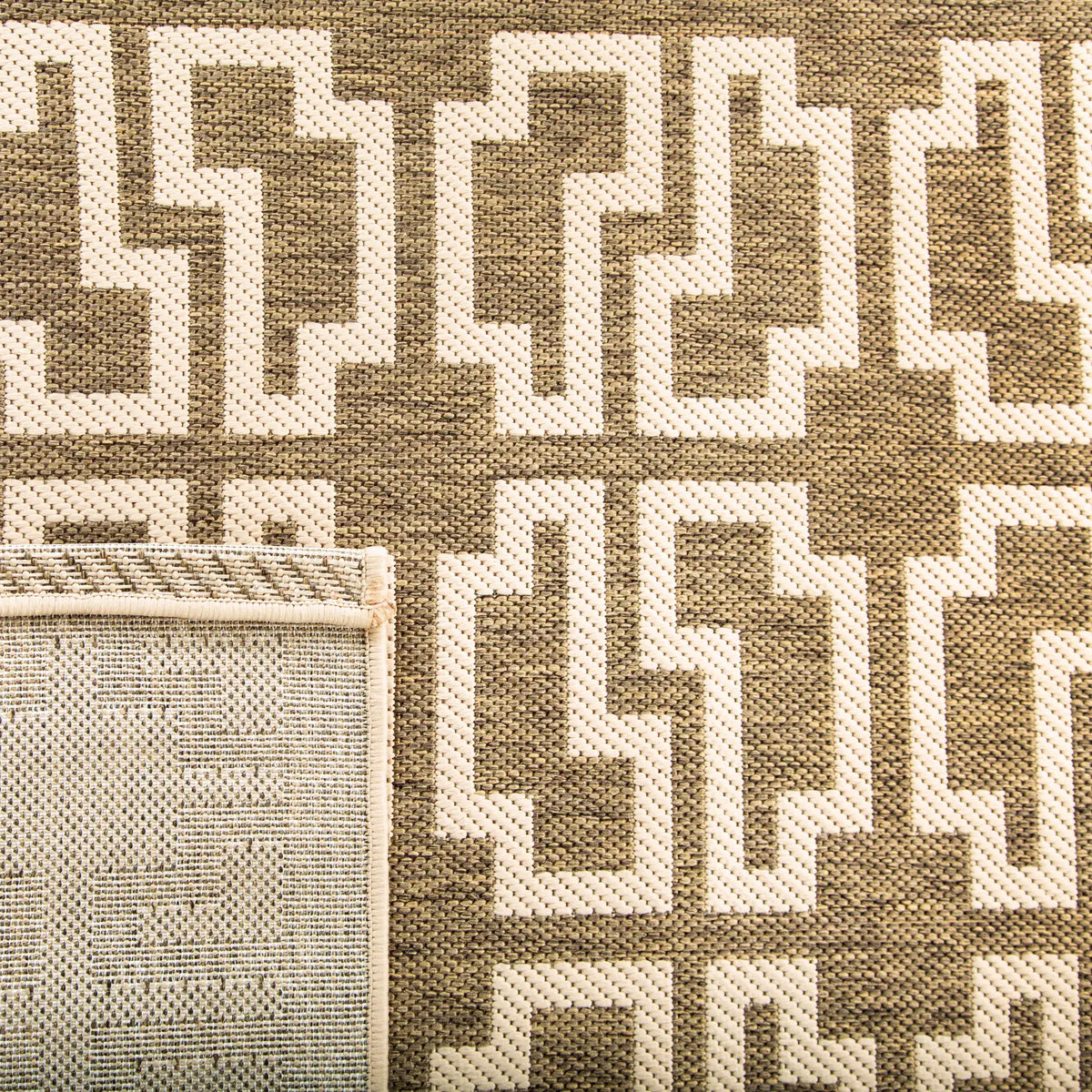 Safavieh Courtyard 4'-0" x 5'-7" Rug in Mocha / Beige