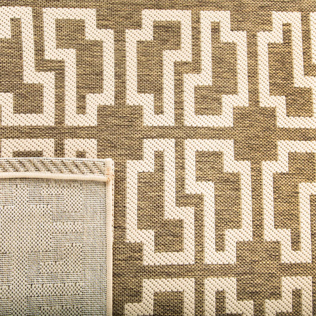 Safavieh Courtyard 4'-0" x 5'-7" Rug in Mocha / Beige