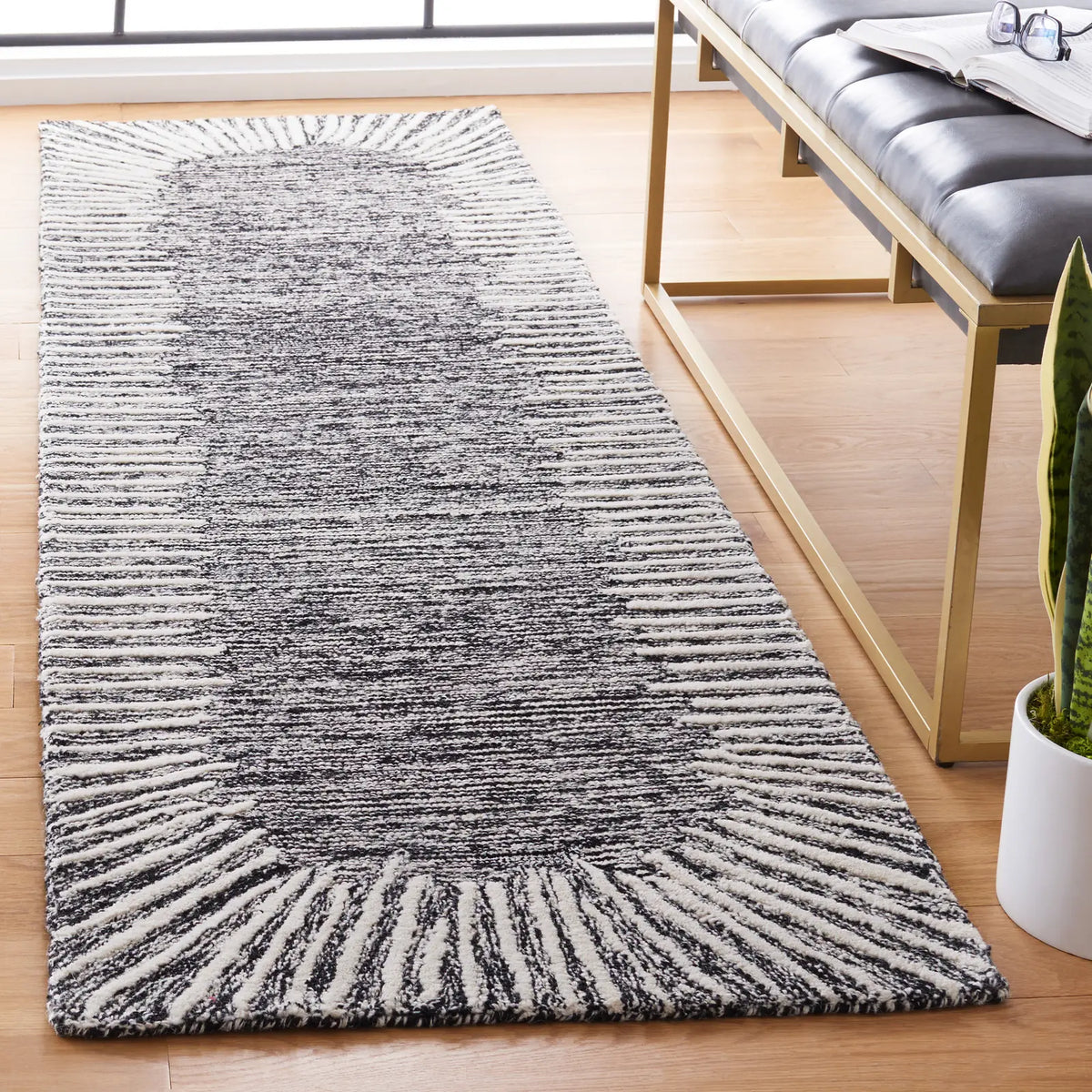 Safavieh Abstract 2'-3" x 12'-0" Rug in Black / Ivory