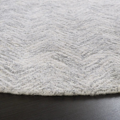 Safavieh Metro 6'-0" x 6'-0" Rug in Silver