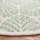 Safavieh Martha Stewart 300 6'-0" x 6'-0" Rug in Ivory / Green