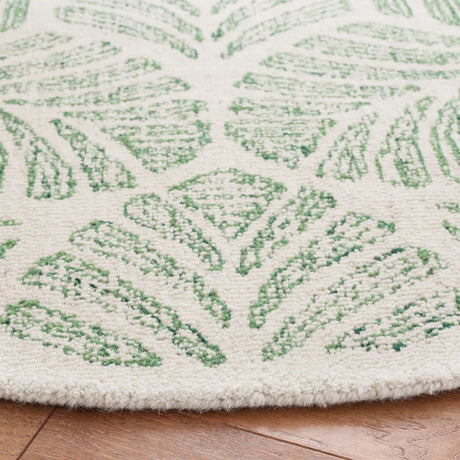 Safavieh Martha Stewart 300 6'-0" x 6'-0" Rug in Ivory / Green