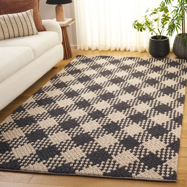 Safavieh Natural Fiber Couture 4'-0" x 6'-0" Rug in Black / Beige