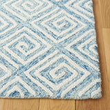 Safavieh Metro 4'-0" x 6'-0" Rug in Light Blue / Ivory