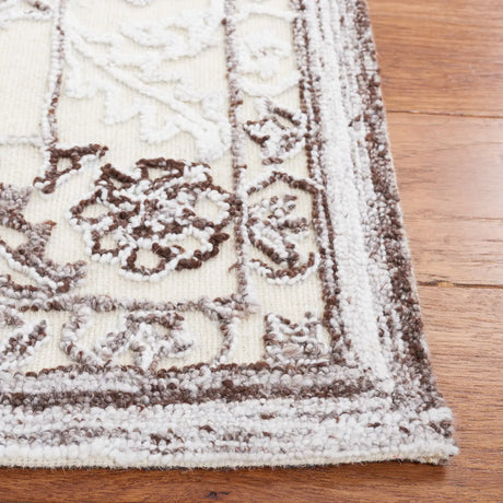 Safavieh Trace 4'-0" x 6'-0" Rug in Brown / Ivory