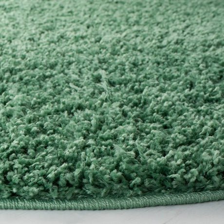 Safavieh Venus Shag 500 6'-7" x 6'-7" Rug in Green