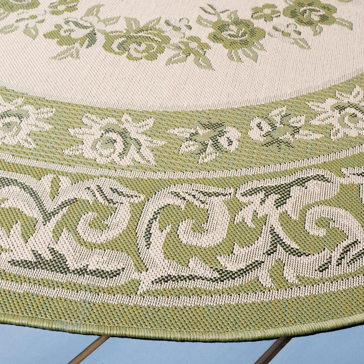 Safavieh Courtyard 6'-7" x 6'-7" Rug in Cream / Green