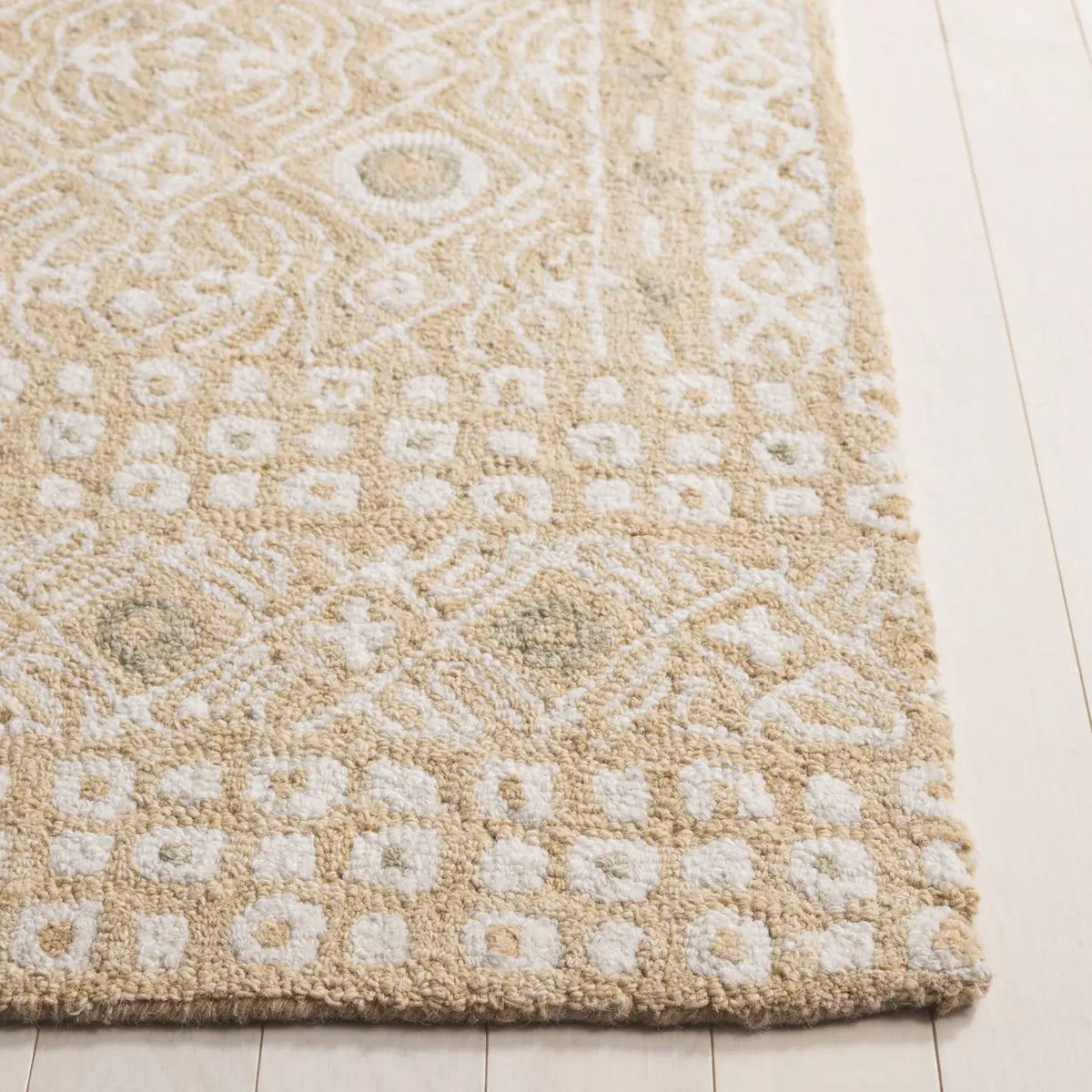 Safavieh Micro-Loop 4'-0" x 6'-0" Rug in Gold / Ivory