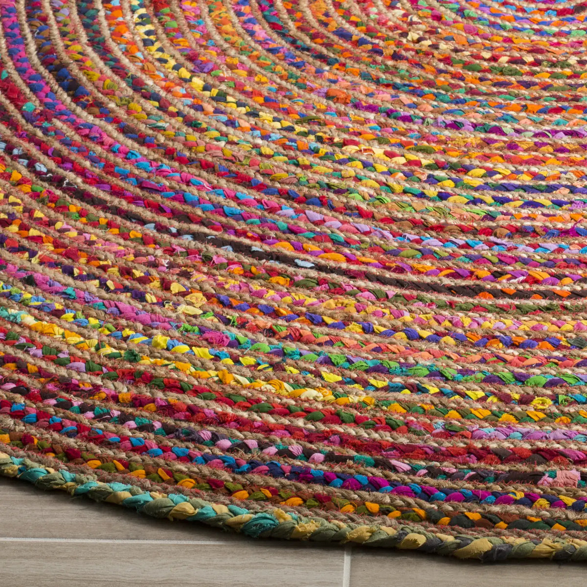 Safavieh Cape Cod 5'-0" x 5'-0" Rug in Red / Multi