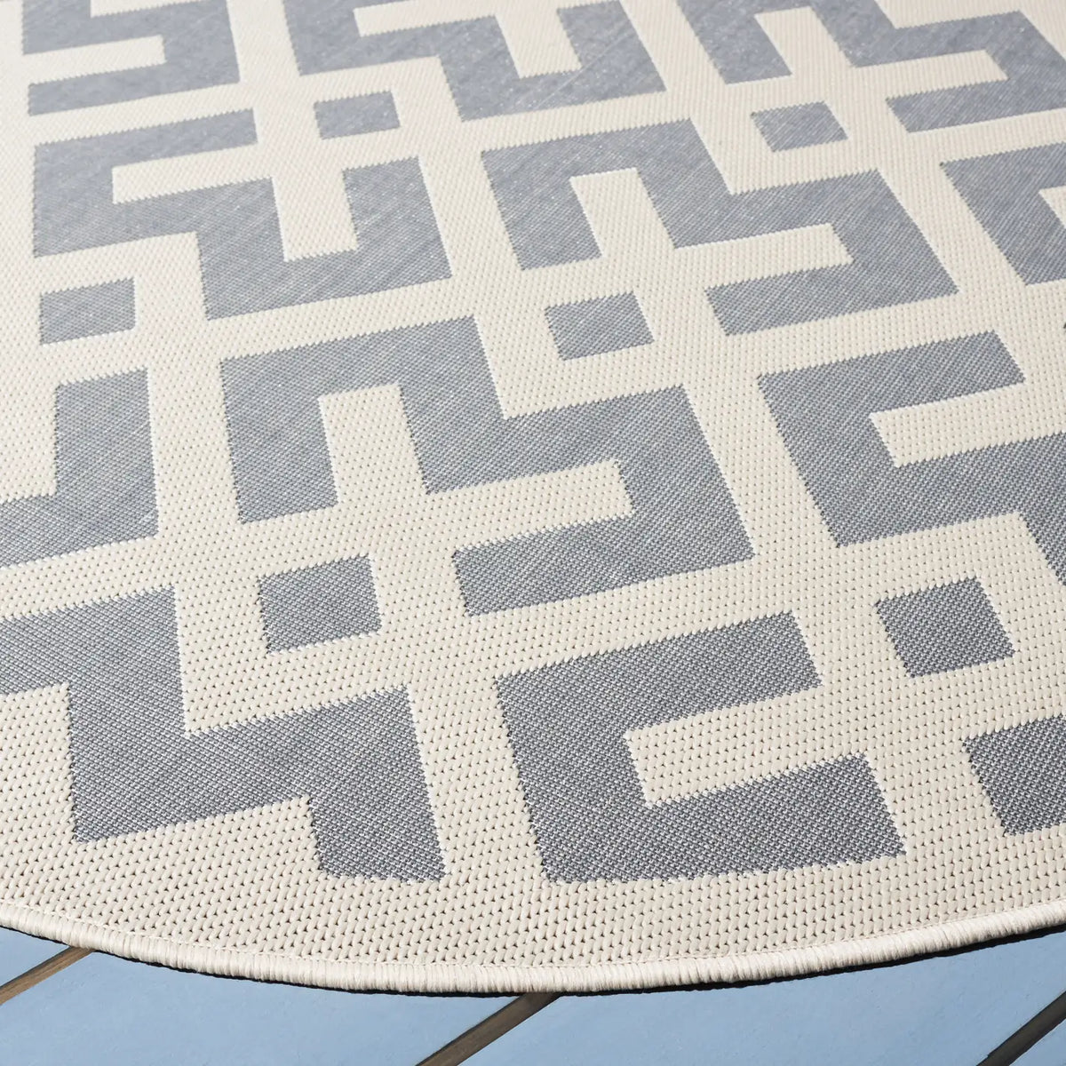 Safavieh Courtyard 5'-3" x 5'-3" Rug in Grey / Bone