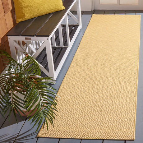 Safavieh Courtyard 2'-3" x 8'-0" Rug in Gold / Gold