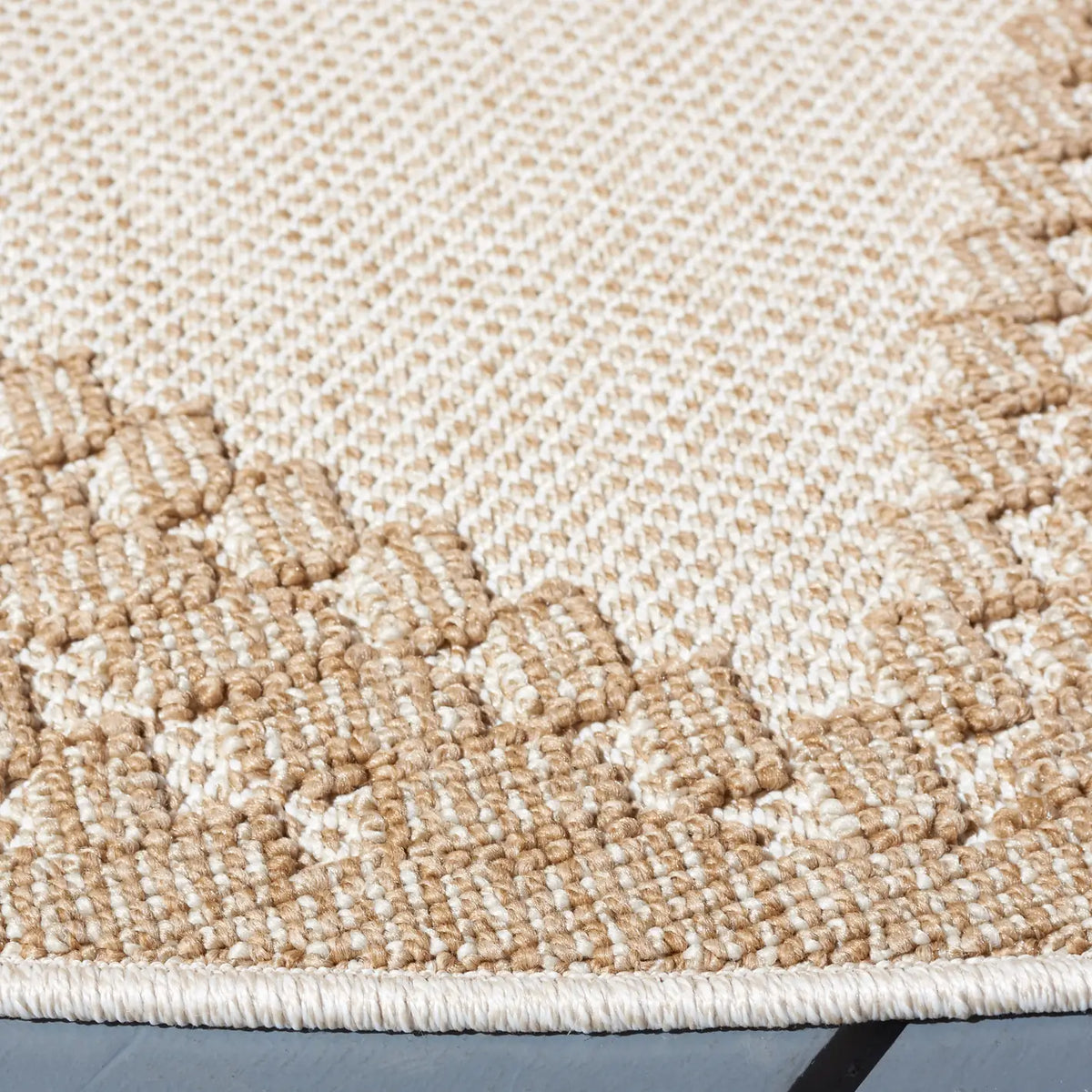 Safavieh Global 6'-7" x 6'-7" Rug in Beige / Brown