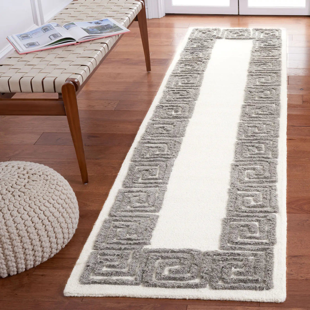 Safavieh Metro 2'-3" x 9'-0" Rug in Ivory / Grey
