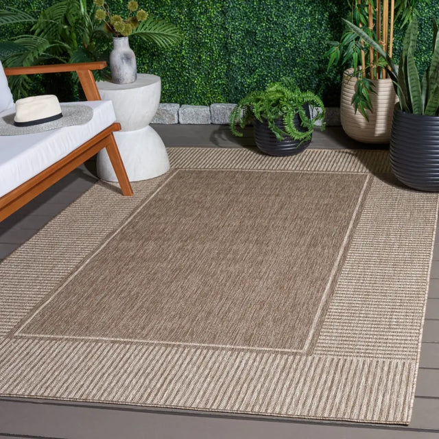 Safavieh Beach House 5'-3" x 7'-6" Rug in Beige / Light Beige
