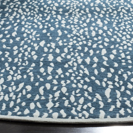 Safavieh Marbella 6'-0" x 6'-0" Rug in Blue / Ivory