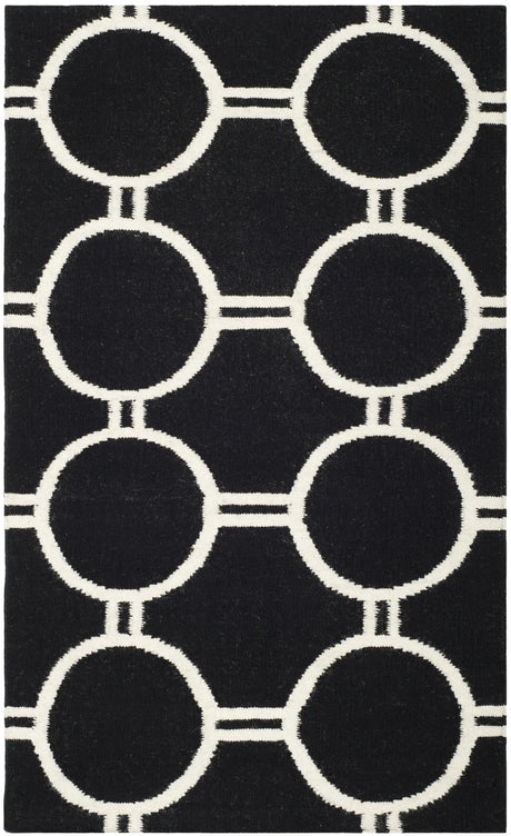 Safavieh Dhurries 3'-0" x 5'-0" Rug in Black / Ivory