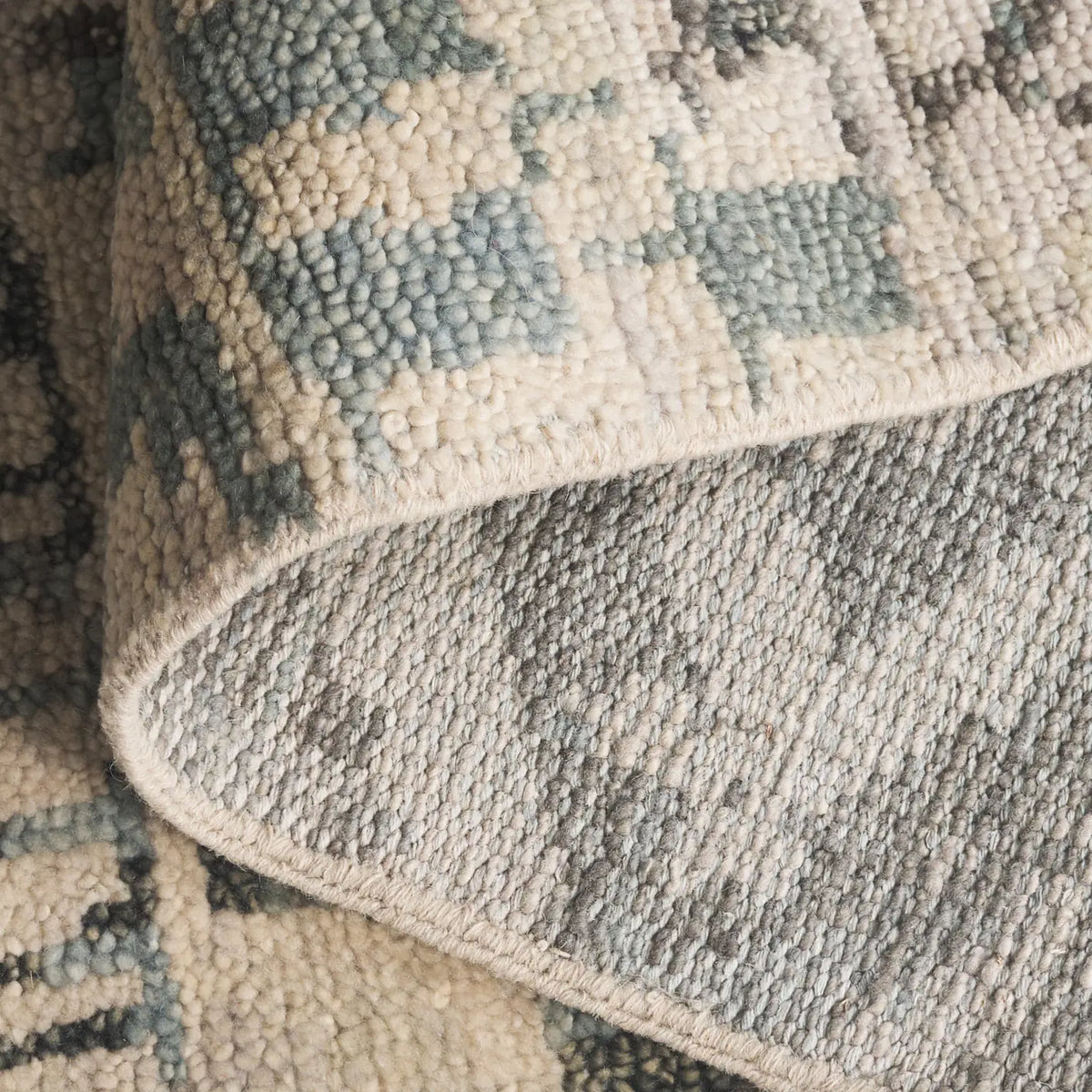 Safavieh Samarkand 6'-0" x 9'-0" Rug in Grey / Ivory