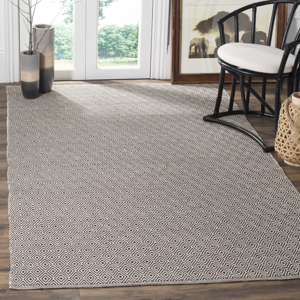 Safavieh Montauk 4'-0" x 6'-0" Rug in Ivory / Chocolate