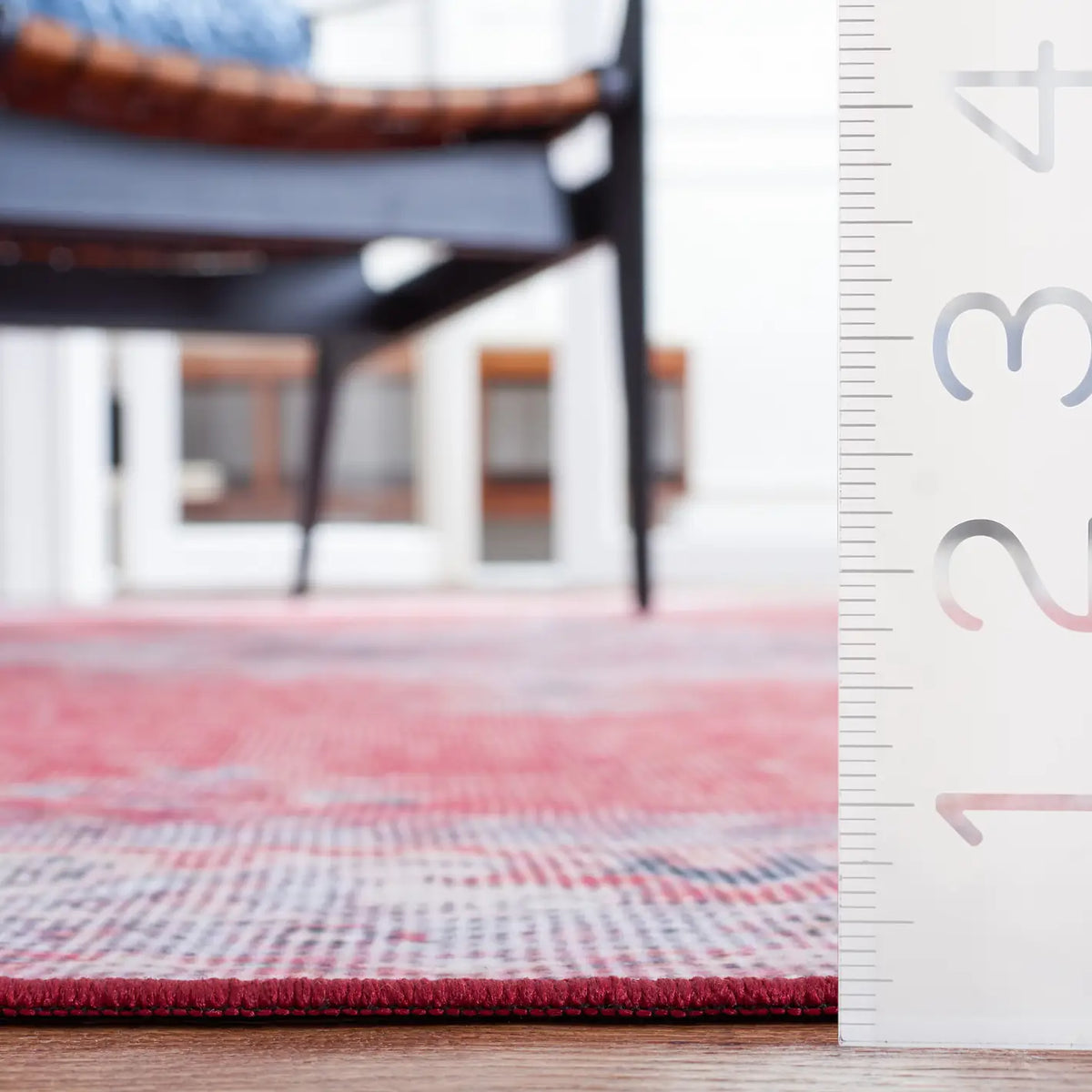 Safavieh Tucson 4'-0" x 6'-0" Rug in Red / Beige