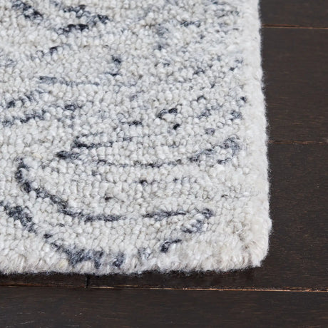 Safavieh Abstract 4'-0" x 6'-0" Rug in Ivory / Black