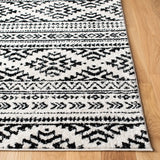 Safavieh Tulum 4'-0" x 6'-0" Rug in Ivory / Black