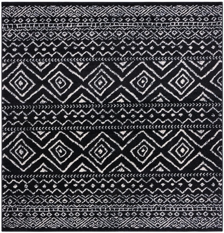 Safavieh Tulum 6'-7" x 6'-7" Rug in Black / Ivory