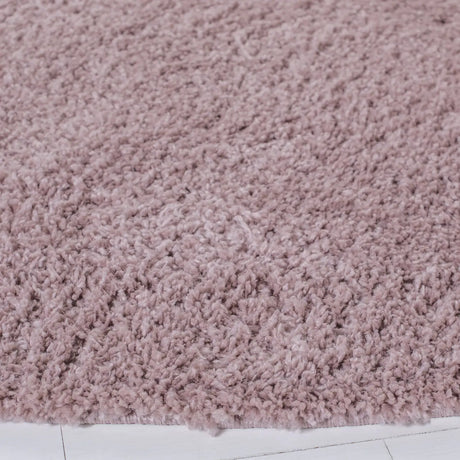 Safavieh August Shag 500 6'-7" x 6'-7" Rug in Pink