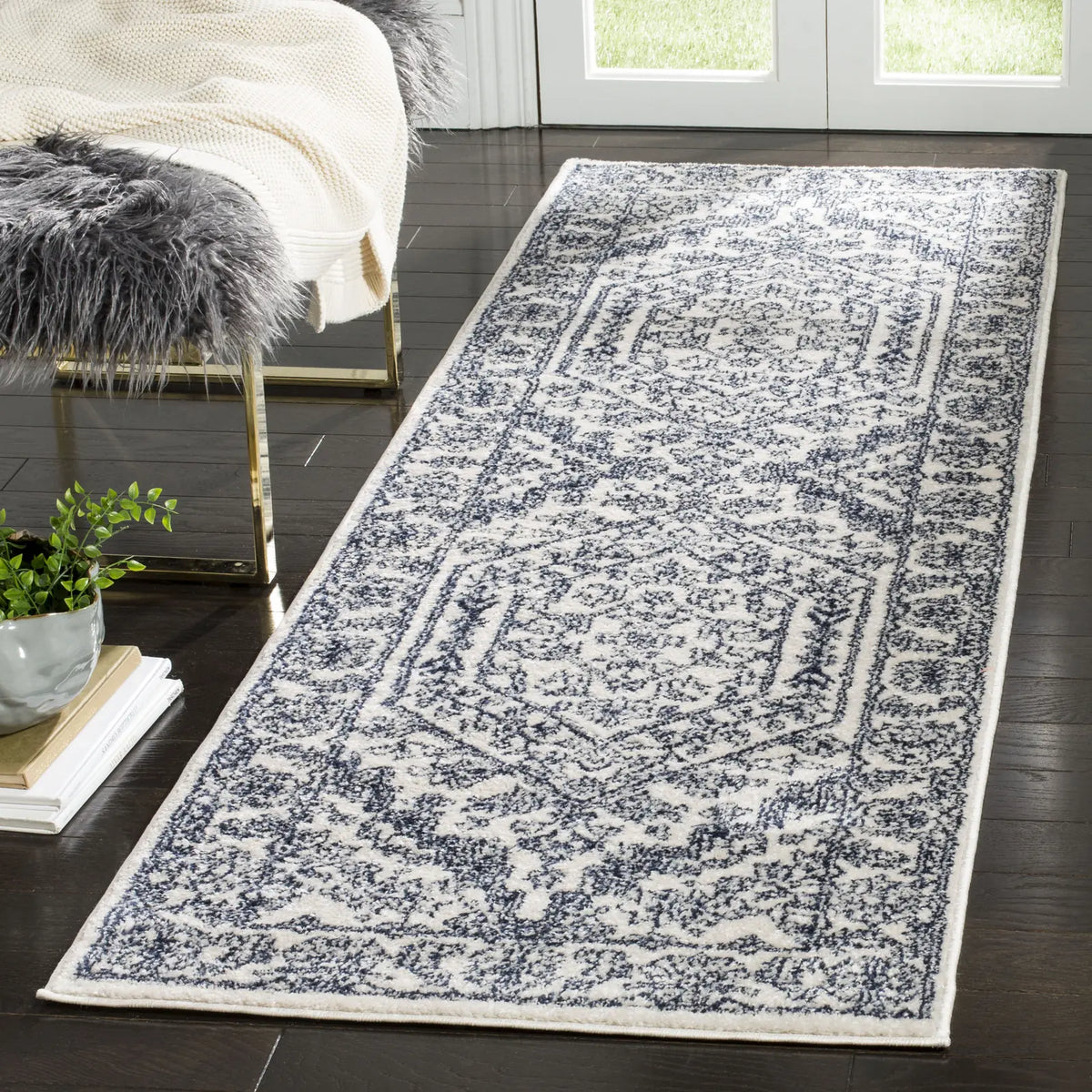 Safavieh Adirondack 2'-6" x 10'-0" Rug in Ivory / Navy