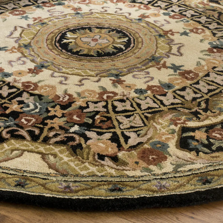 Safavieh Classic 6'-0" x 6'-0" Rug in Black / Gold