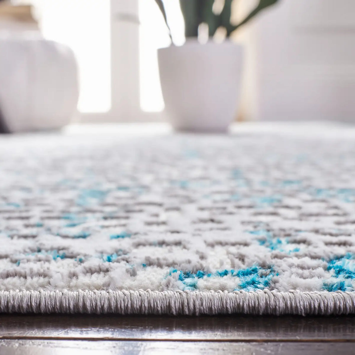 Safavieh Amelia 4'-5" x 6'-5" Rug in Grey / Turquoise