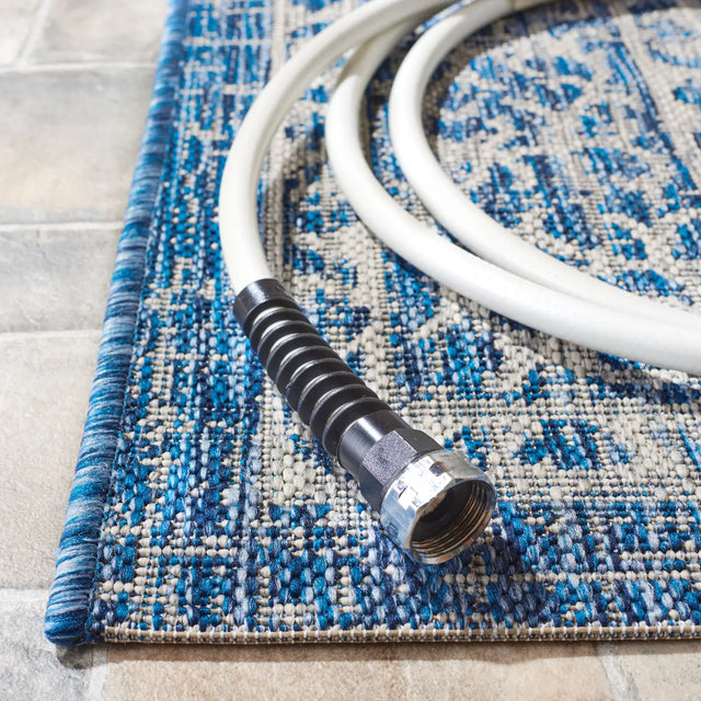 Safavieh Courtyard 4'-0" x 5'-7" Rug in Light Grey / Blue