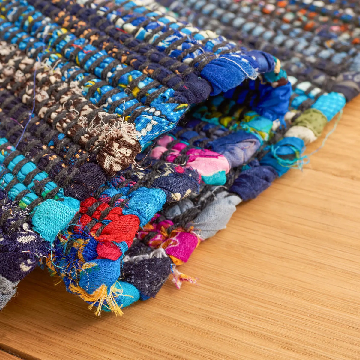 Safavieh Rag Rug 5'-0" x 8'-0" Rug in Turquoise / Black