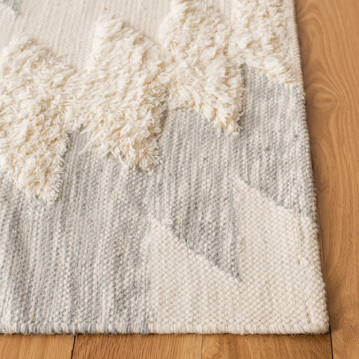 Safavieh Kenya 8'-0" x 10'-0" Rug in Grey / Ivory