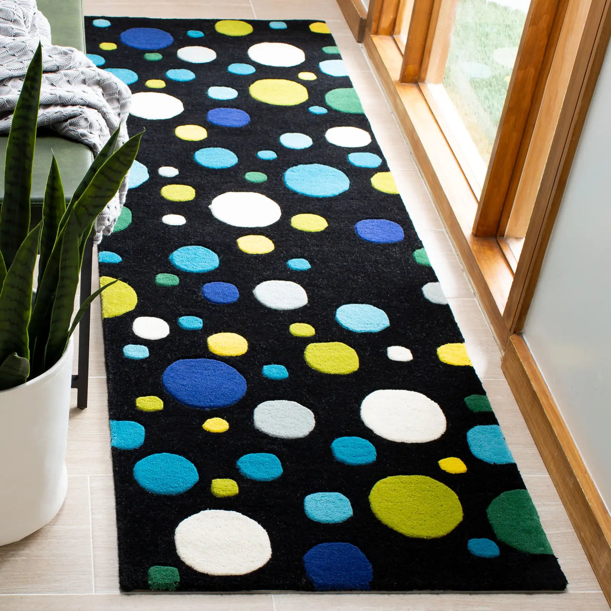 Safavieh Soho 2'-6" x 12'-0" Rug in Black / Multi