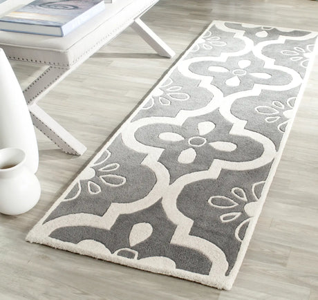 Safavieh Chatham 2'-3" x 7'-0" Rug in Dark Grey / Ivory